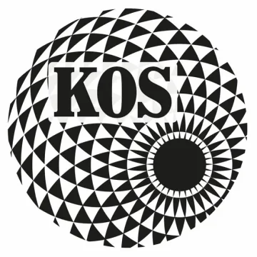 Le badge d'origine de KOS : une rosace en noir et blanc, façon op art, avec le nom du groupe